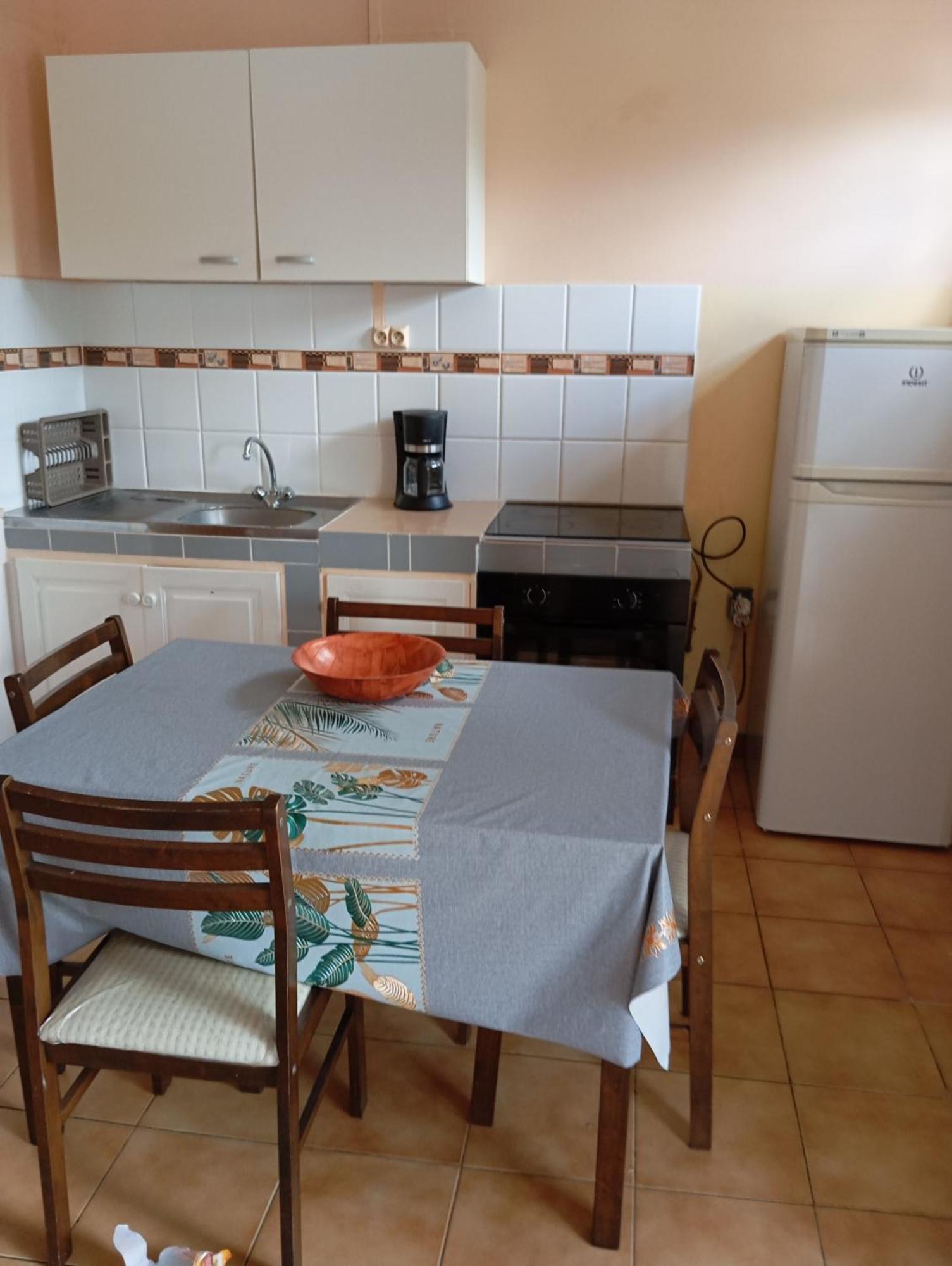 Appartement La Colombe à Riviere-Salee Extérieur photo